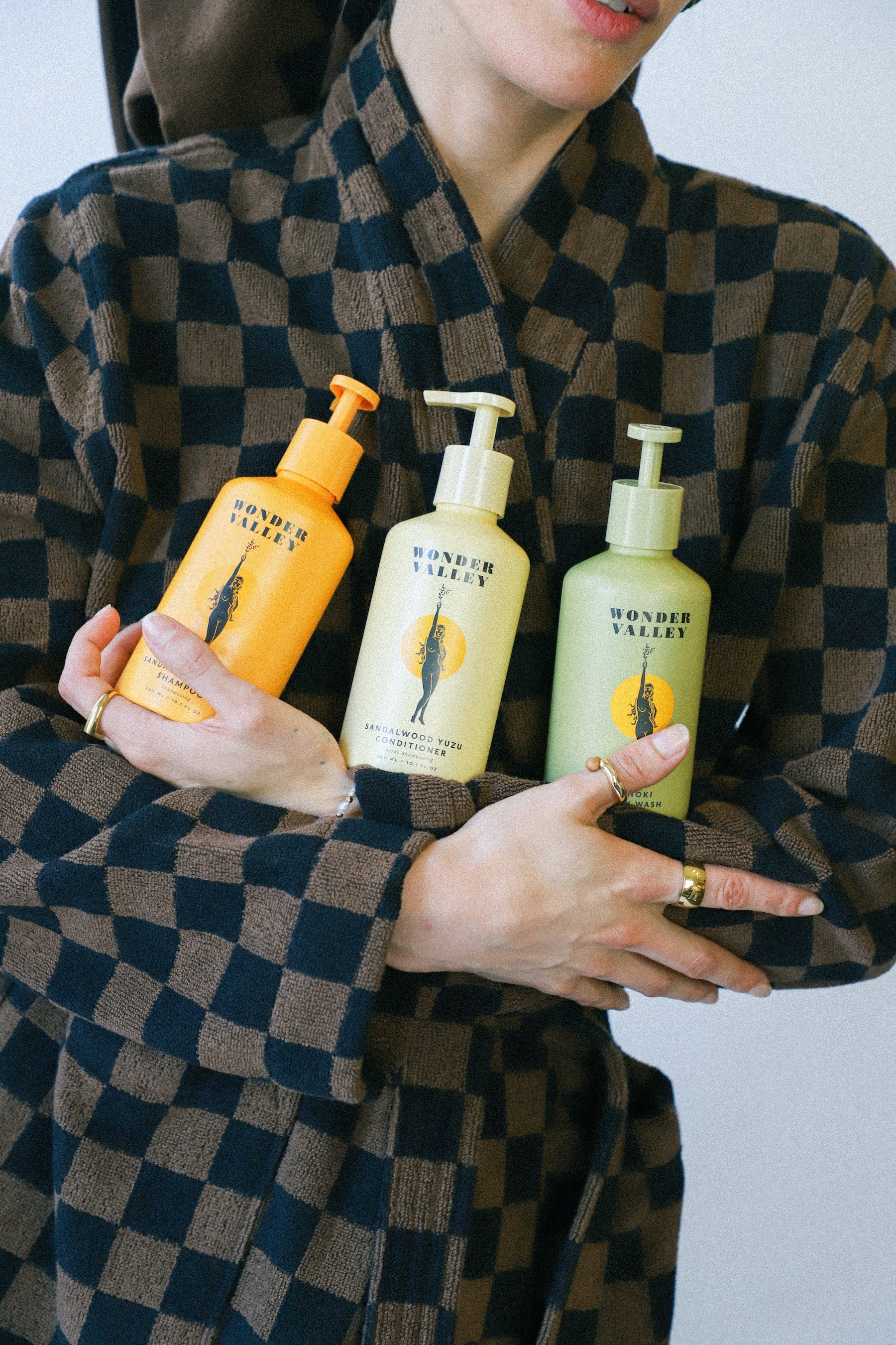 Yuzu & Sandalwood Shampoo – Prism Boutique