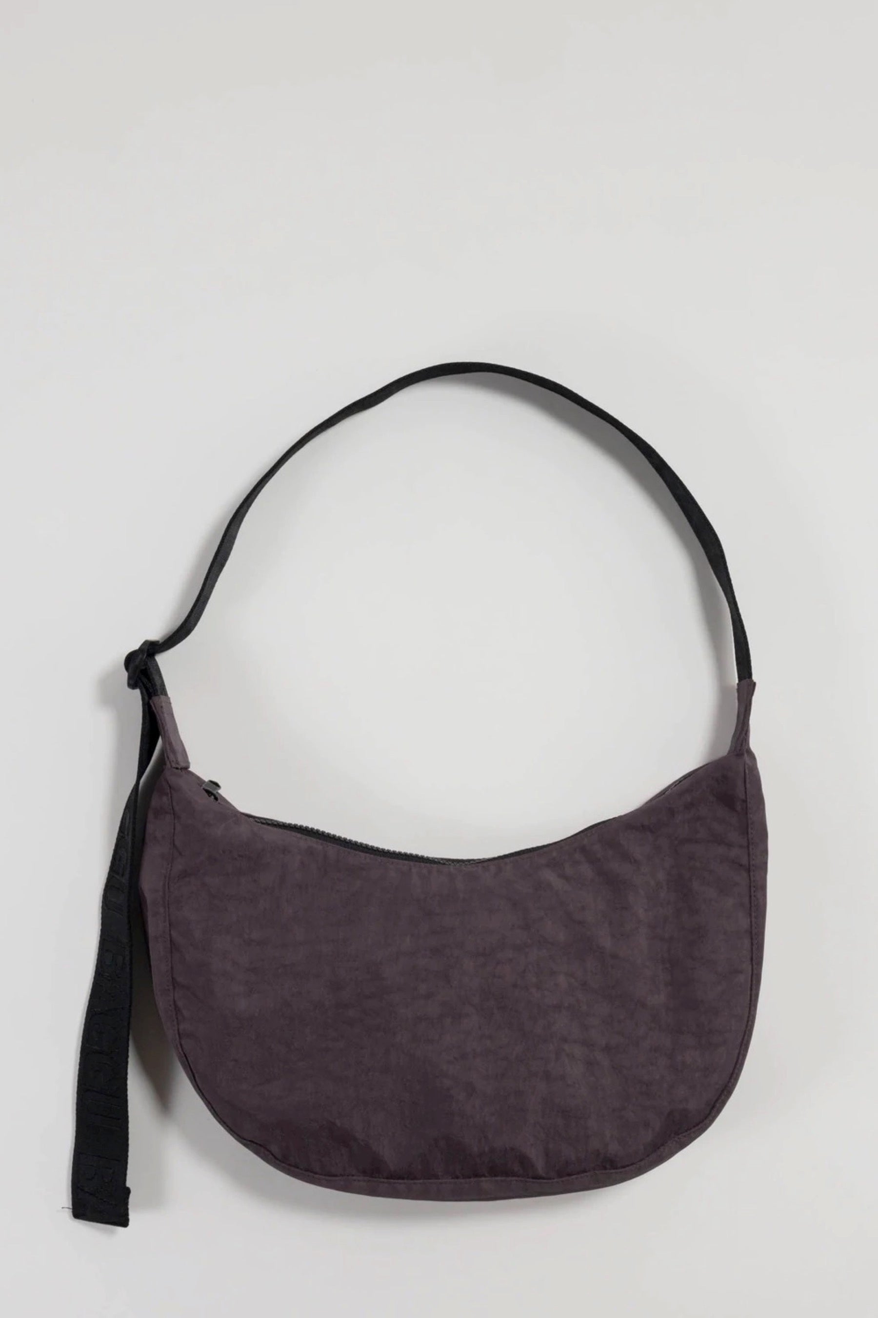 Bagguミディアム クレッセント ショルダーバッグ　レイン Raisin Medium Crescent Bag – Prism Boutique