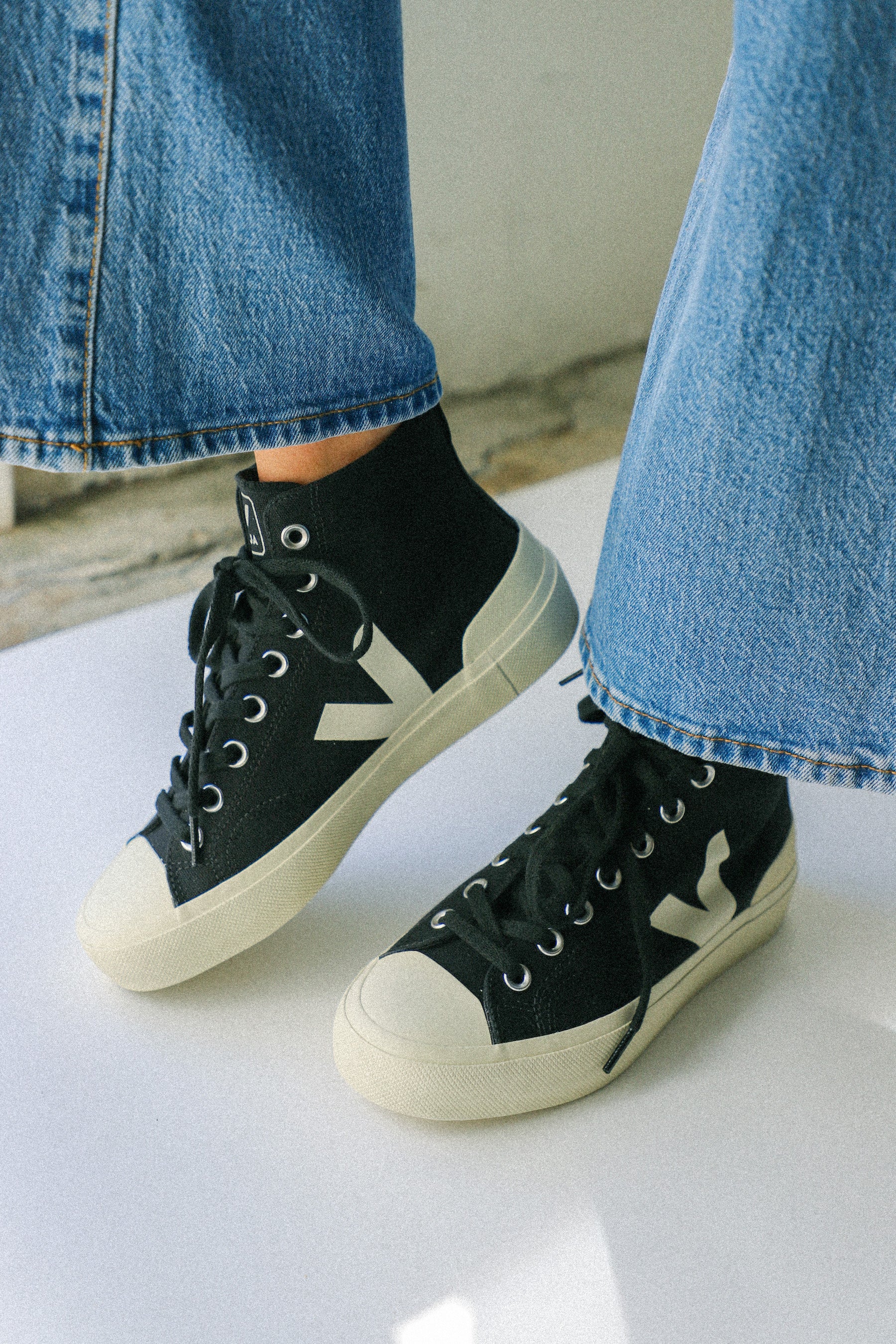 wata Black Canvas Wata II – Prism Boutique