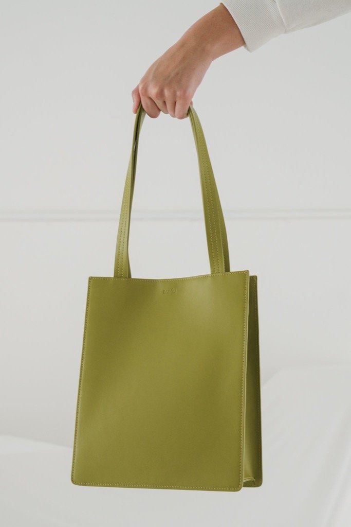 Spanish Moss Medium Leather Tote – Prism Boutique