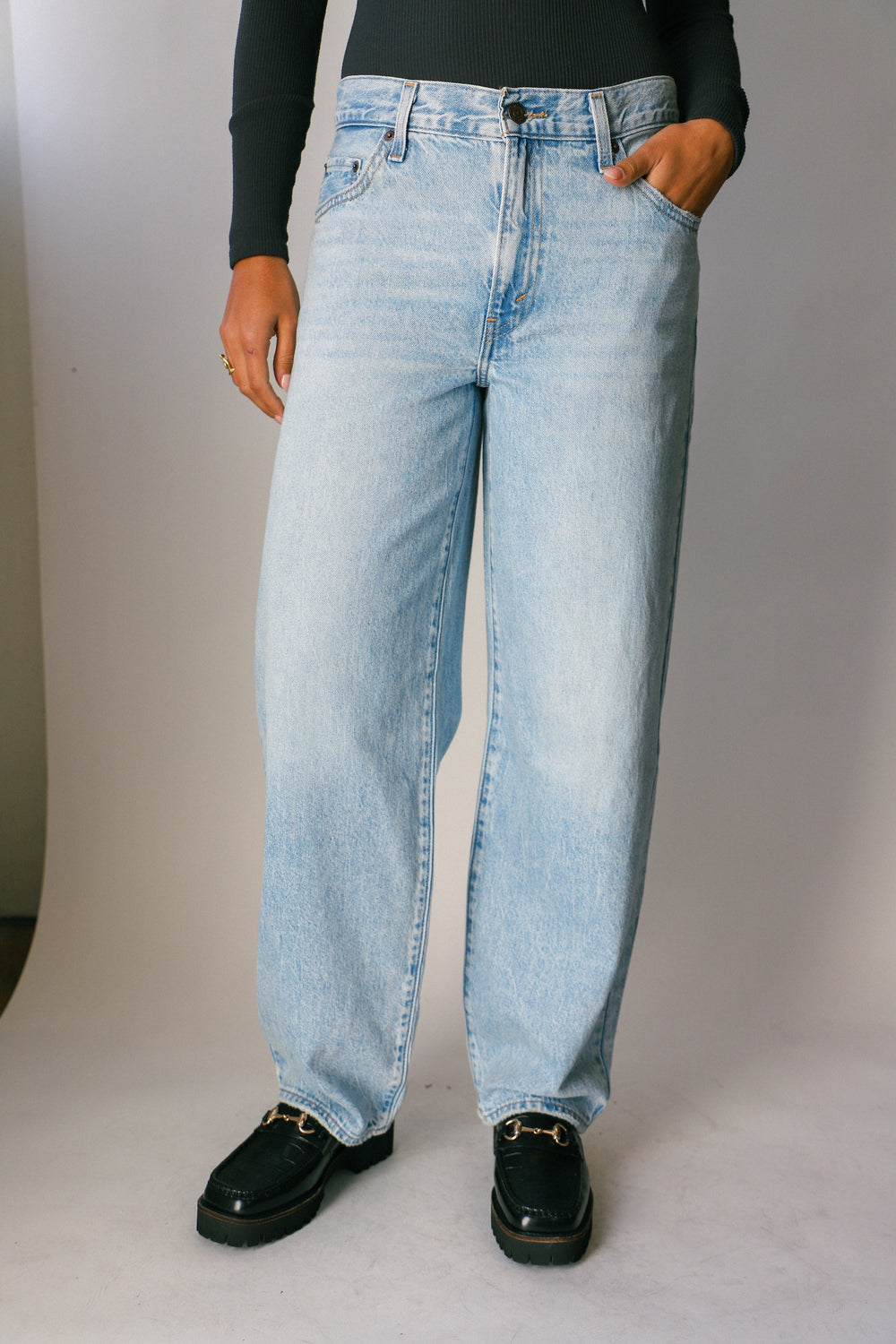 Levi's® Baggy Dad Jeans in The Middle with Damage 25 30 at