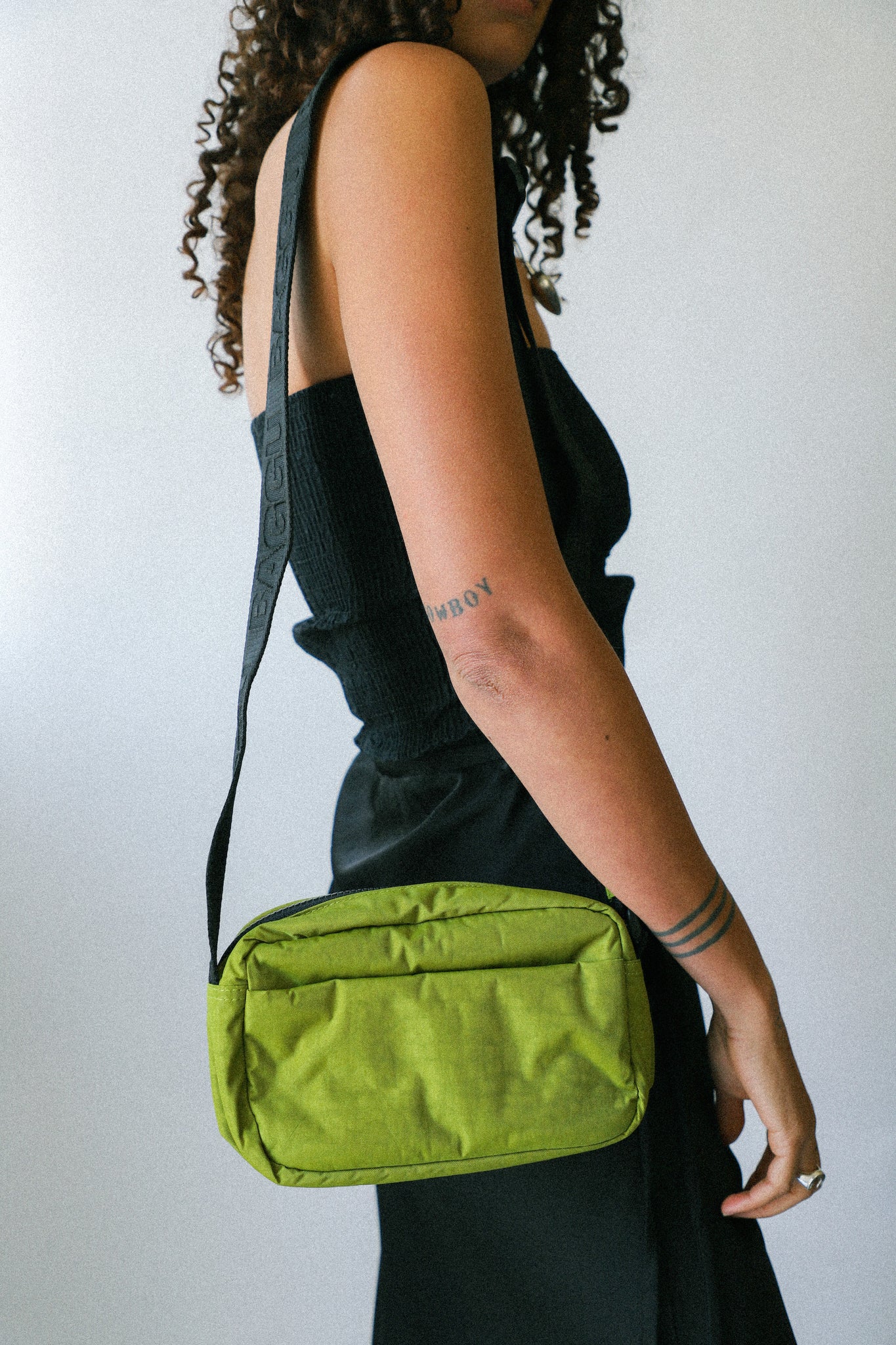 OUROBOROS BAG IDEASWAM noremidケンタウロス着用 Avocado Camera Crossbody – Prism Boutique