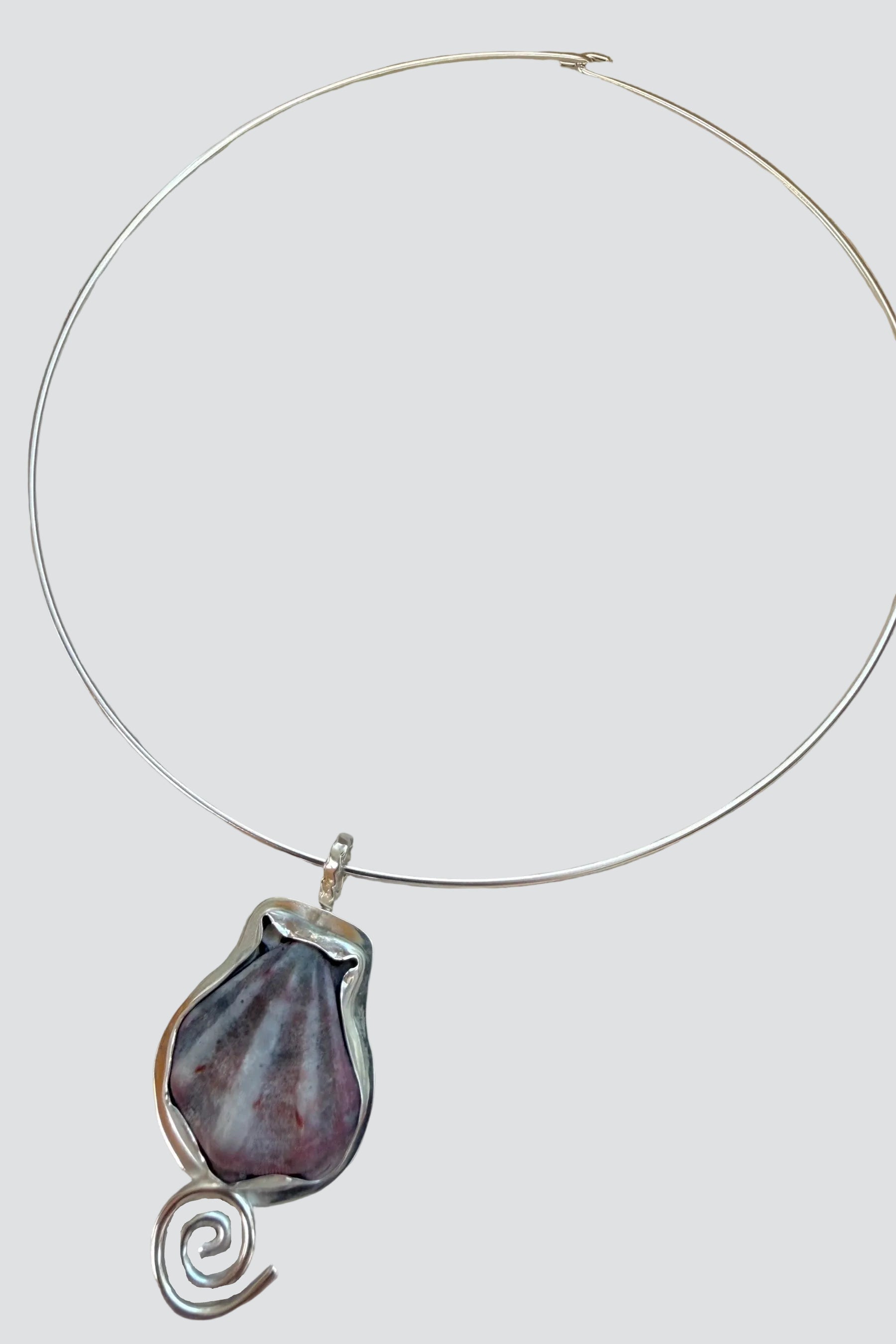Silver Shell Bottom Spiral Collar