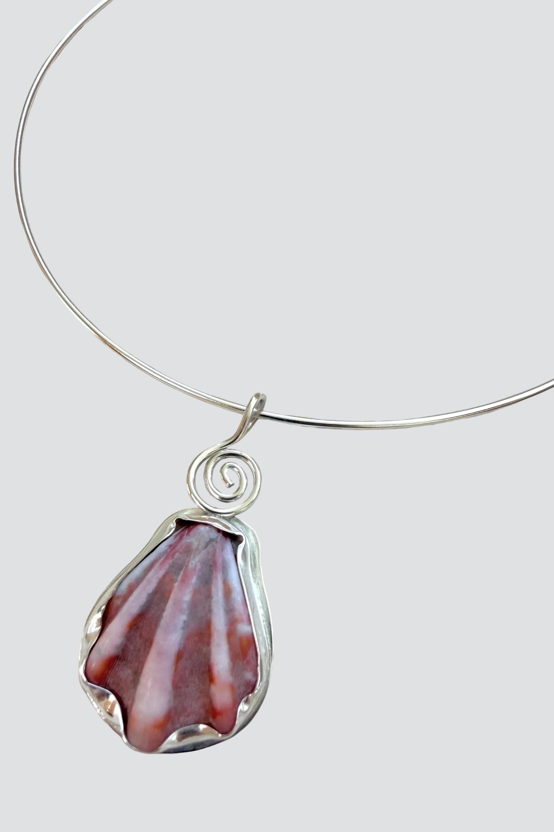 Silver Shell Top Spiral Collar