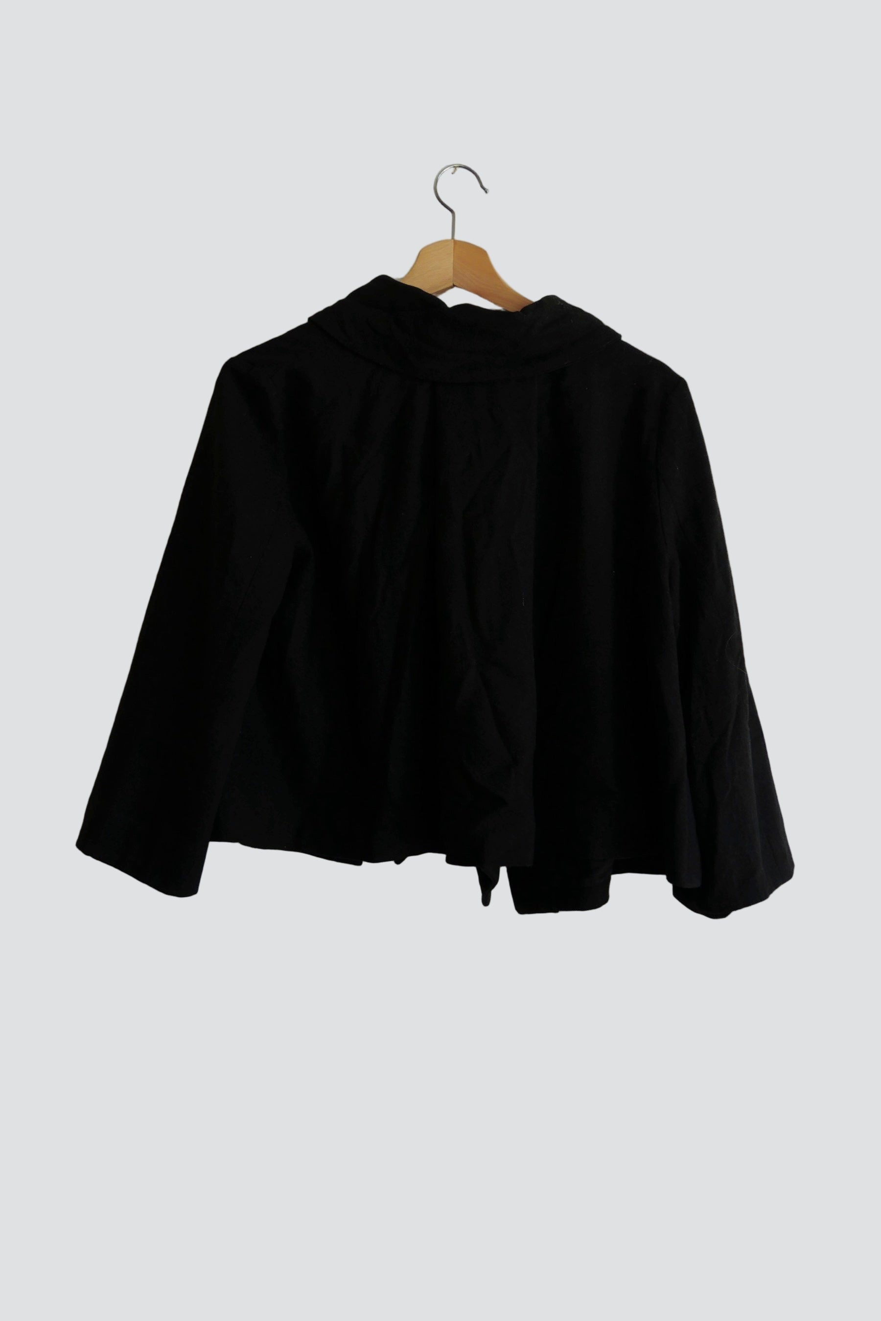 Black Capelet