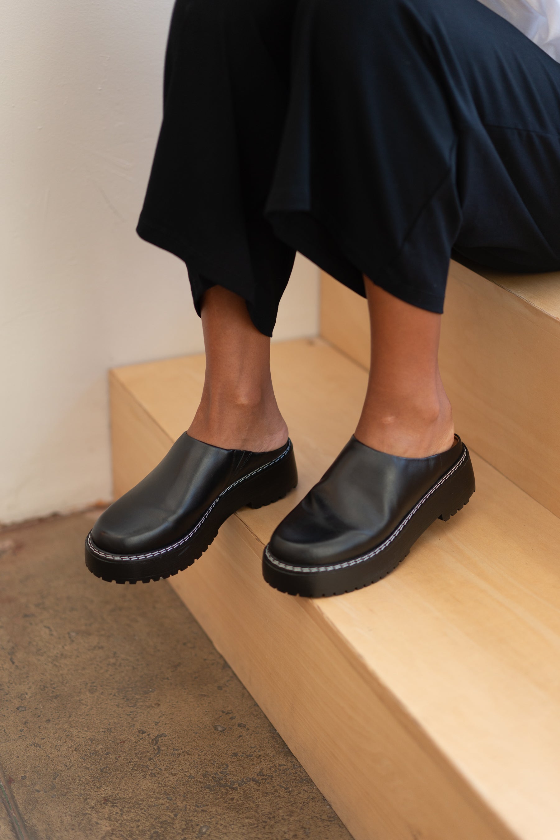Black Lena Mule