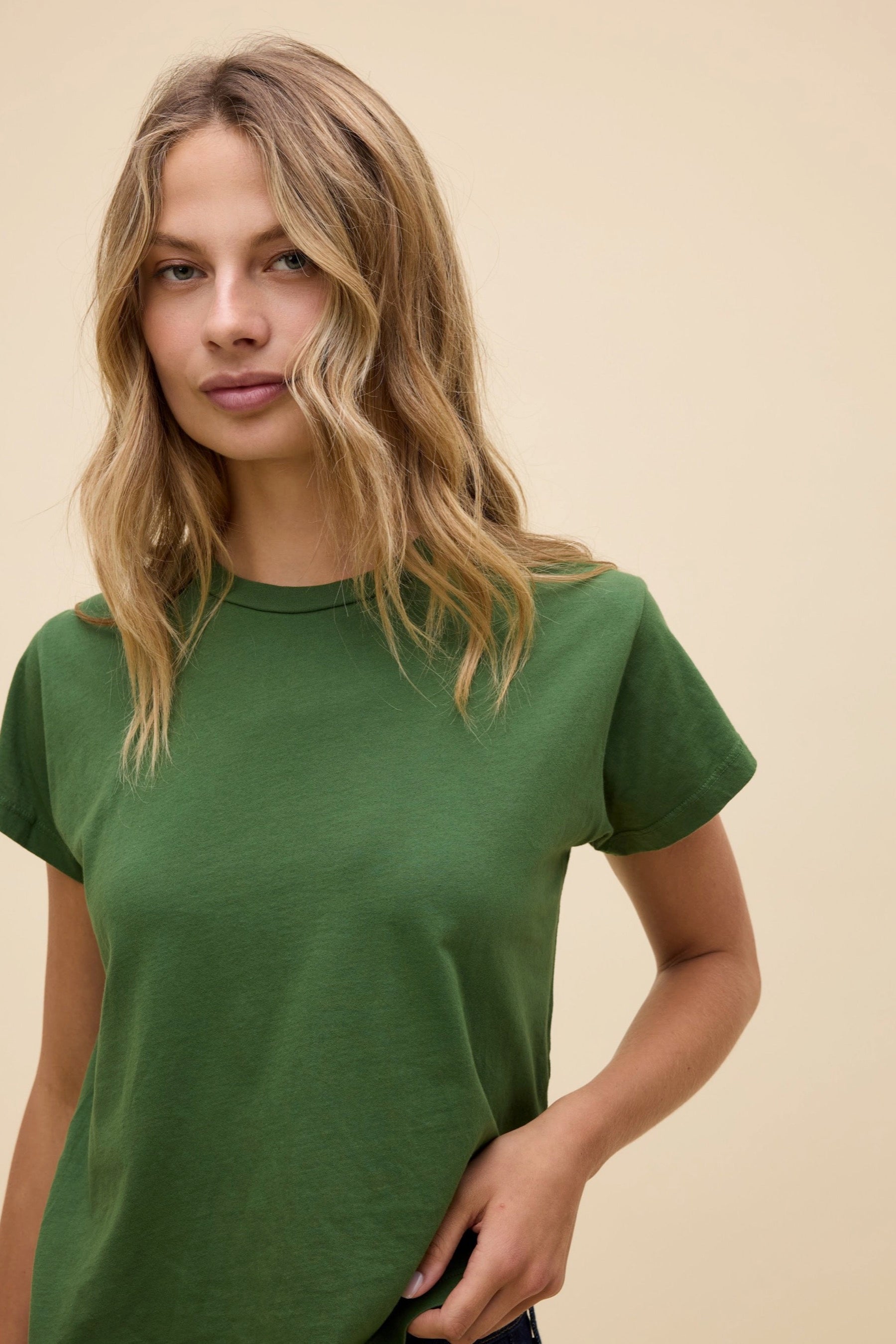 Dark Ivy Solid Solo Tee