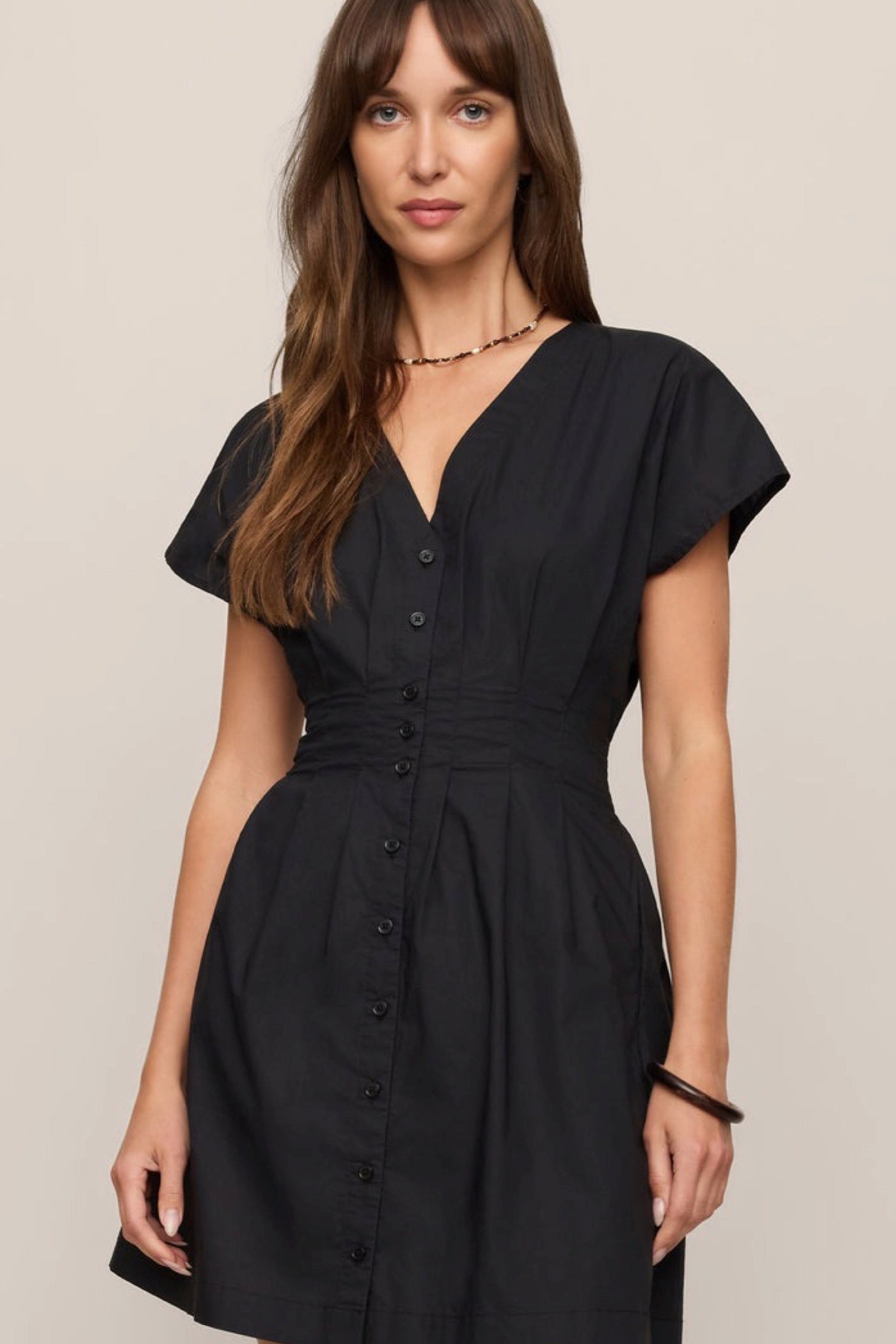 ZD263186_BLK_FRONT_740x_7d7f4f45-a43c-457e-861c-fdfd1504be15.jpg