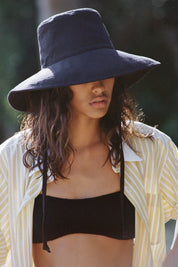 Black Canvas Holiday Bucket