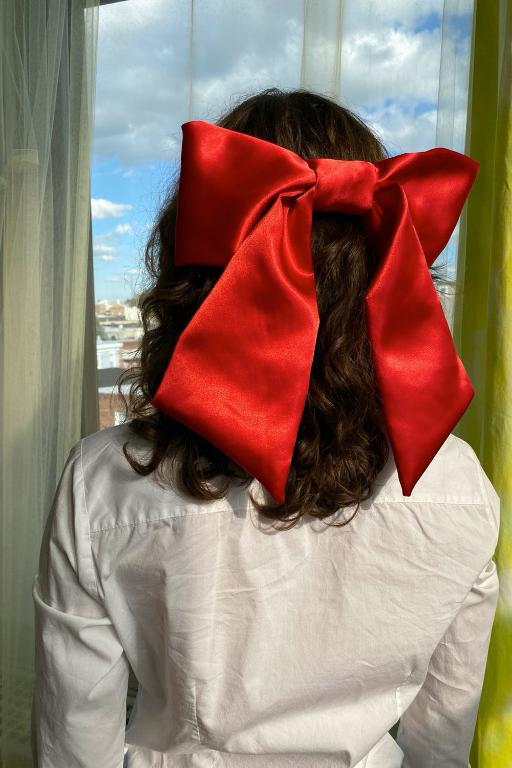 Red Giant Bow Clip