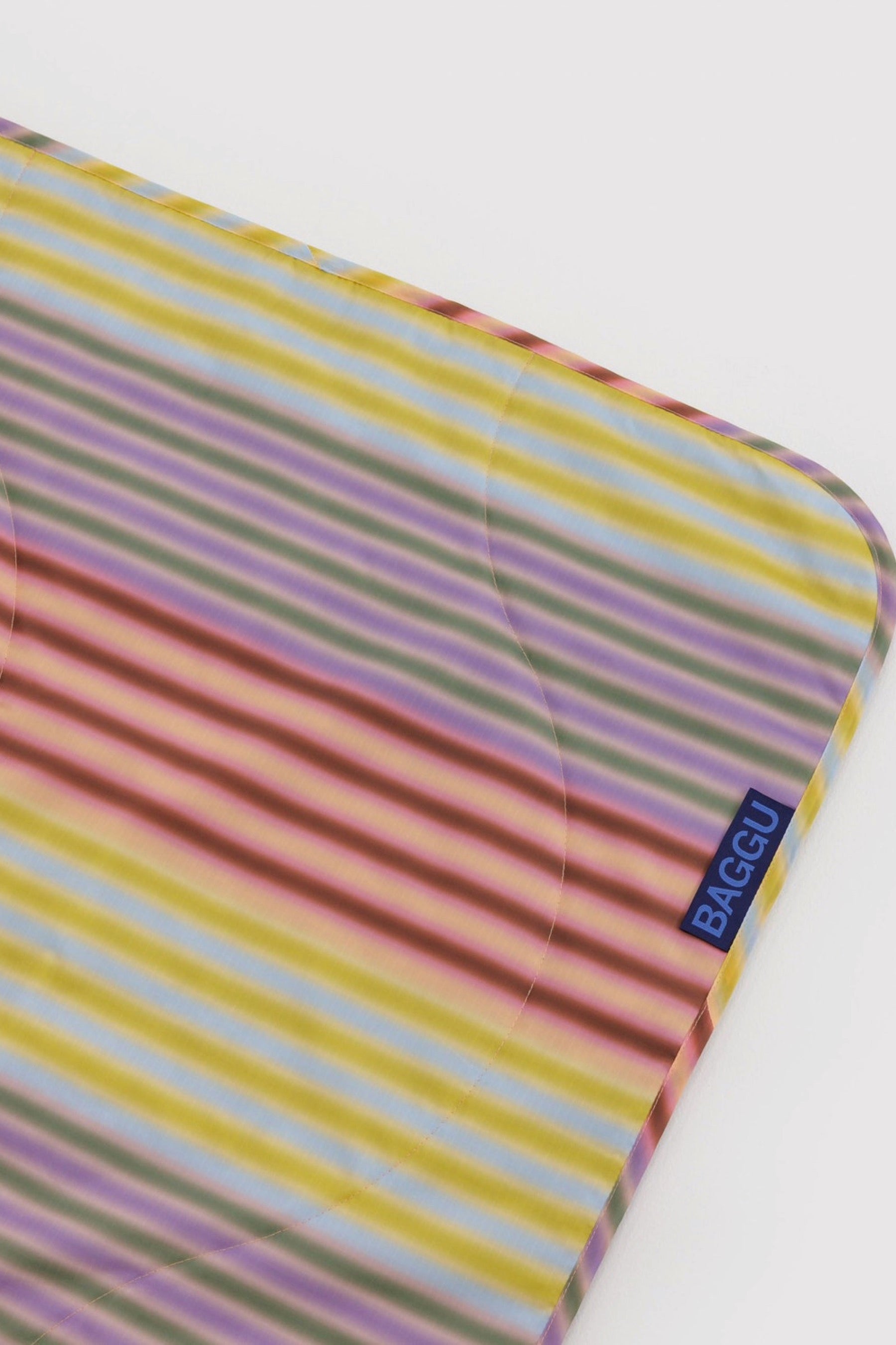Gradient Stripe Puffy Picnic Blanket