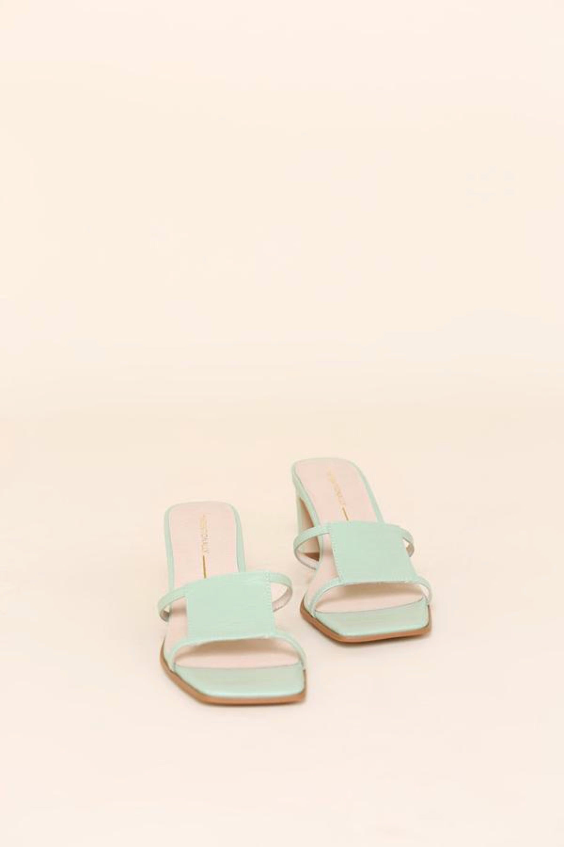Green Tea Croc Inlow Heel