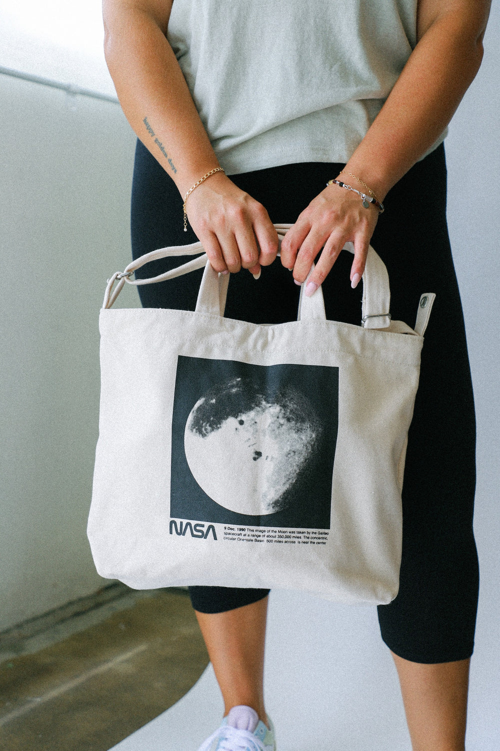 1990 Moon Horizontal Duck Bag