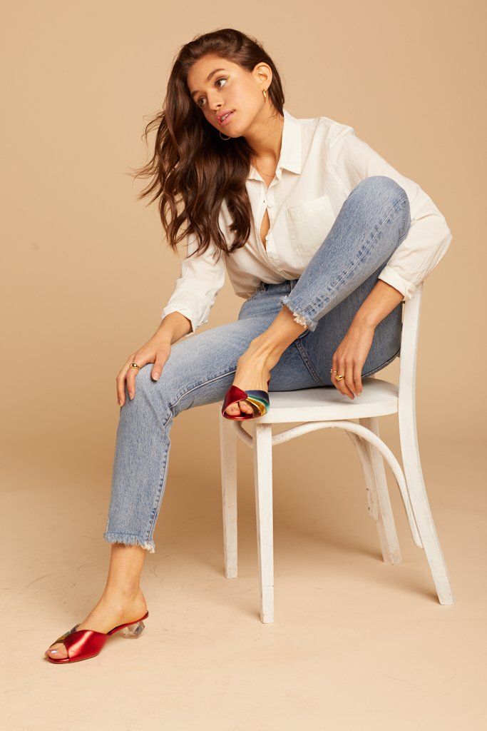 frayed hem jeans