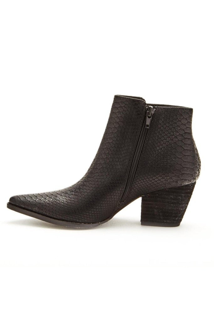 heeled ankle boot