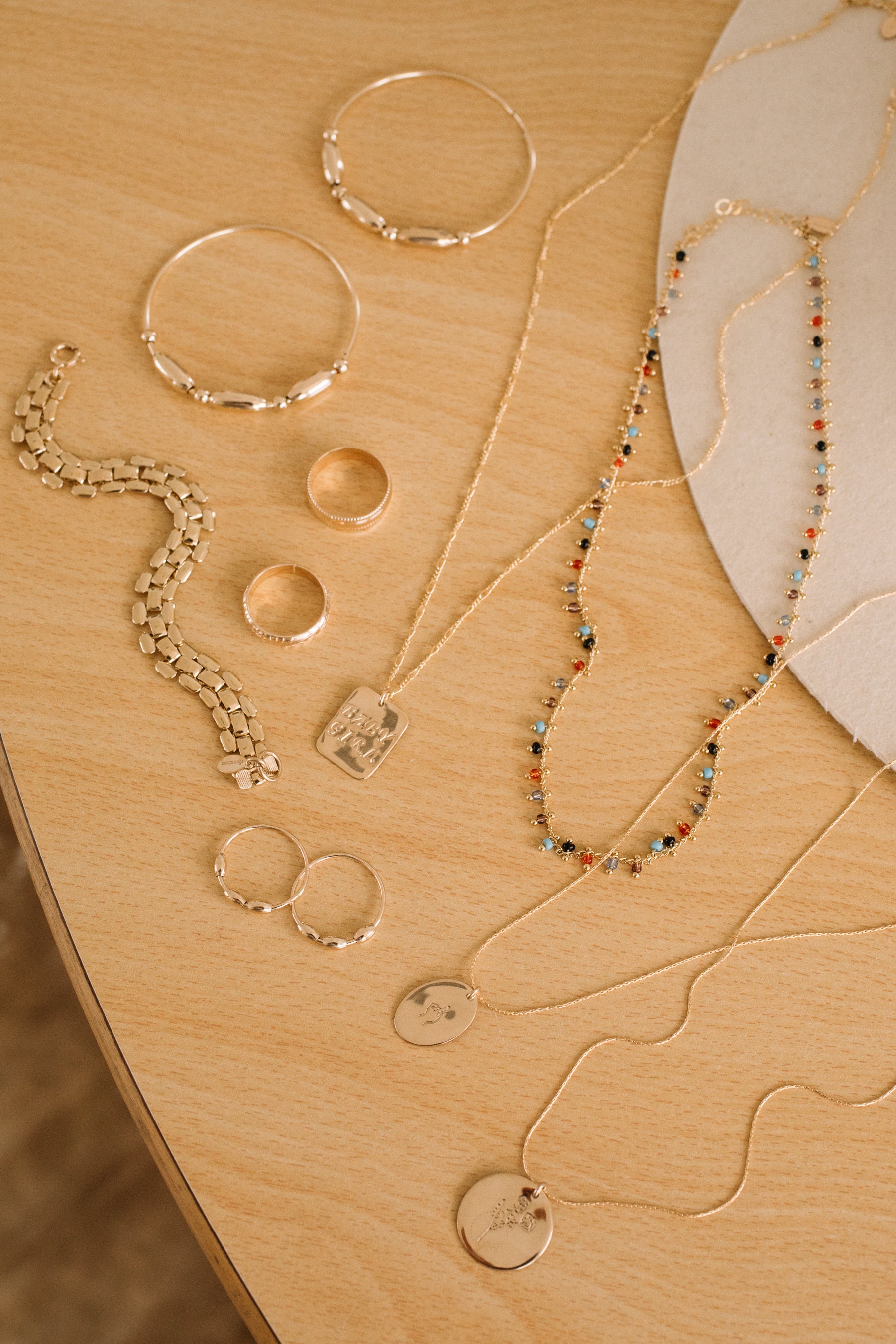 Gold Middle Finger Oval Necklace