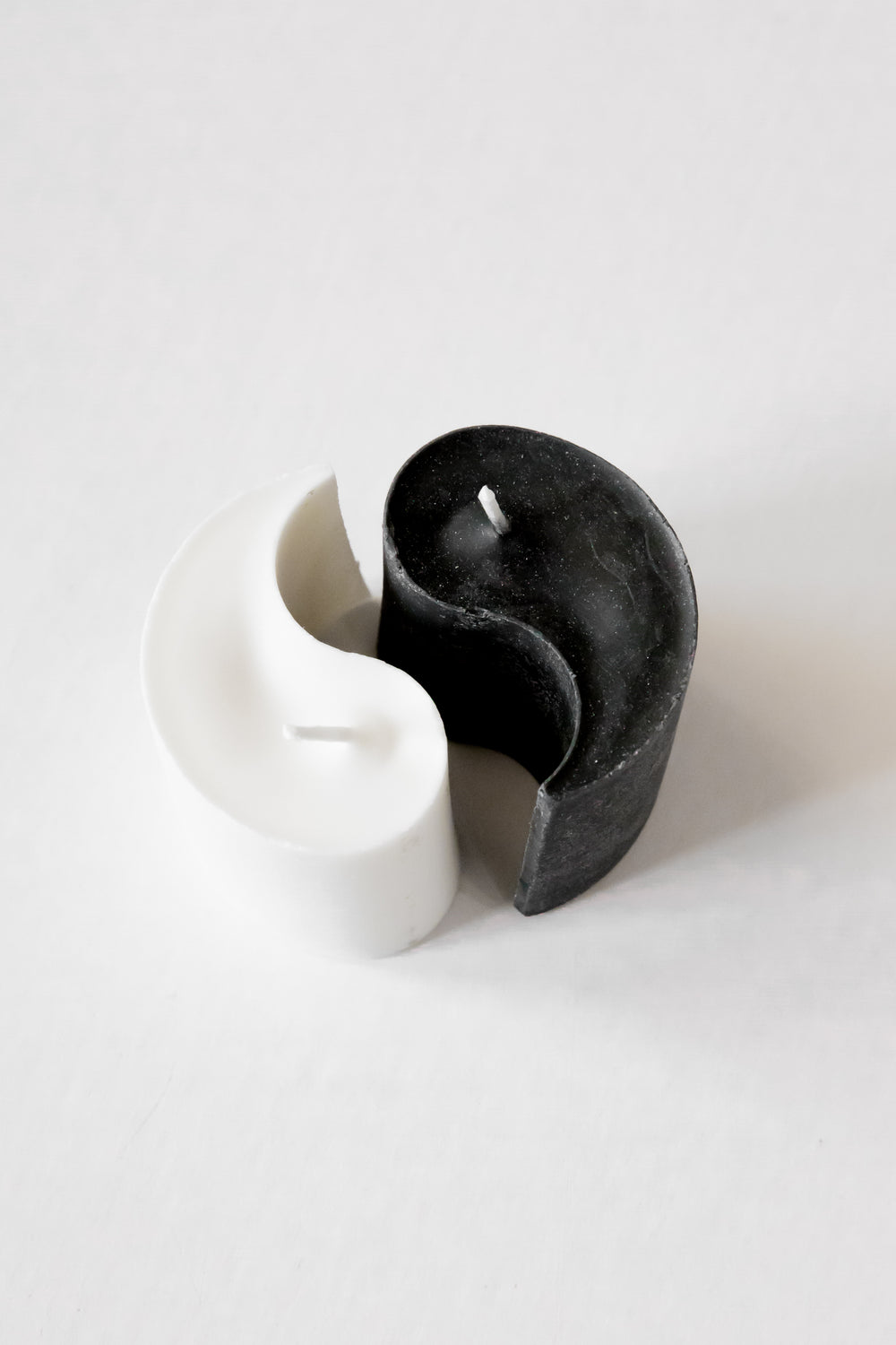 Black + White Yin Yang Candle