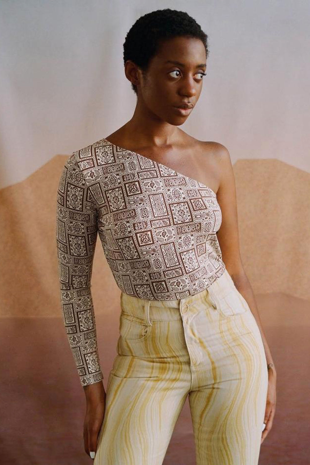 Shiny Brown Tupa Top